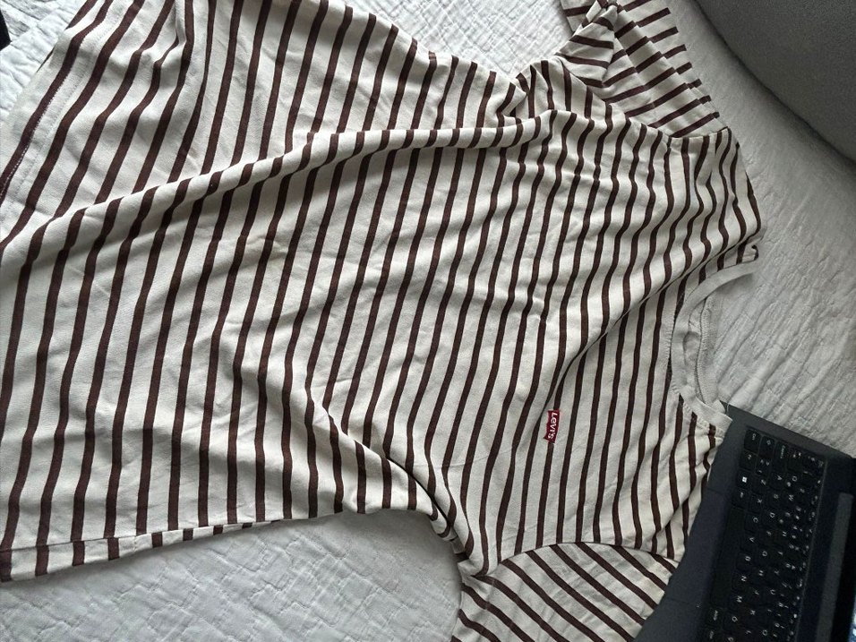 levis kahverengi cizgili,oversize tişört - Görsel 2