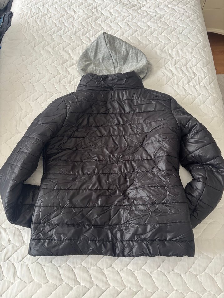 Gri Kapüşonlu Fermuarlı Kadın Mont - Görsel 3