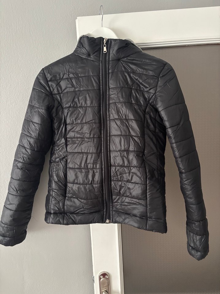 Gri Kapüşonlu Fermuarlı Kadın Mont - Görsel 4