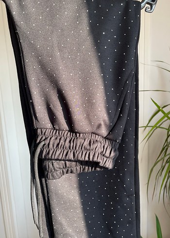 Taşlı Siyah Desenli Rahat Kesim Pantolonu - Görsel 4