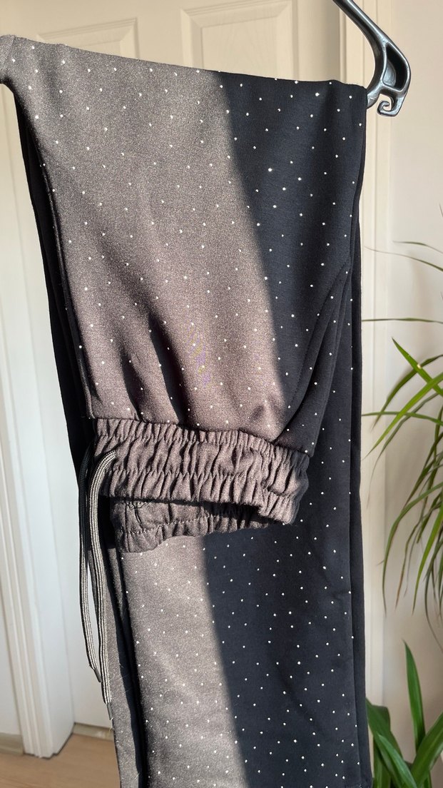 Taşlı Siyah Desenli Rahat Kesim Pantolonu - Görsel 4