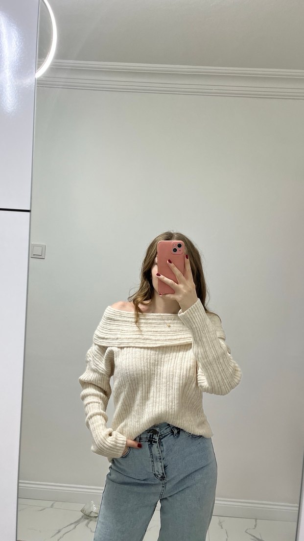 Bej Yumuşak Örgü madonna yaka Kazak - Görsel 2