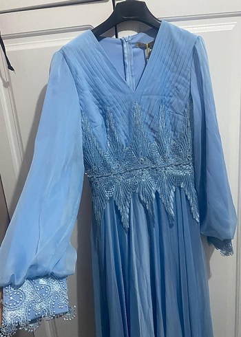 Mavi Uzun Kollu Nakışlı Pilili Abiye Elbise - Görsel 4