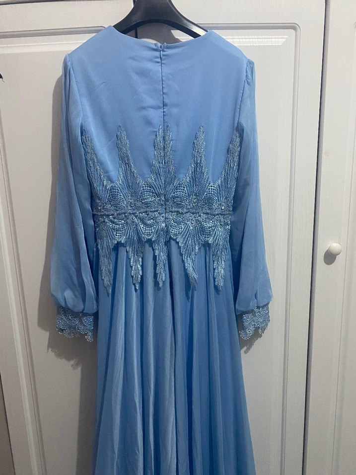 Mavi Uzun Kollu Nakışlı Pilili Abiye Elbise - Görsel 3