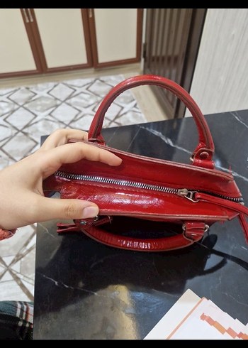 Kırmızı Deri Tokalı Kadın Çanta - Görsel 3
