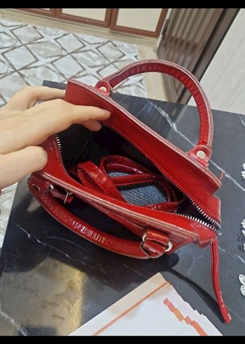 Kırmızı Deri Tokalı Kadın Çanta - Görsel 4