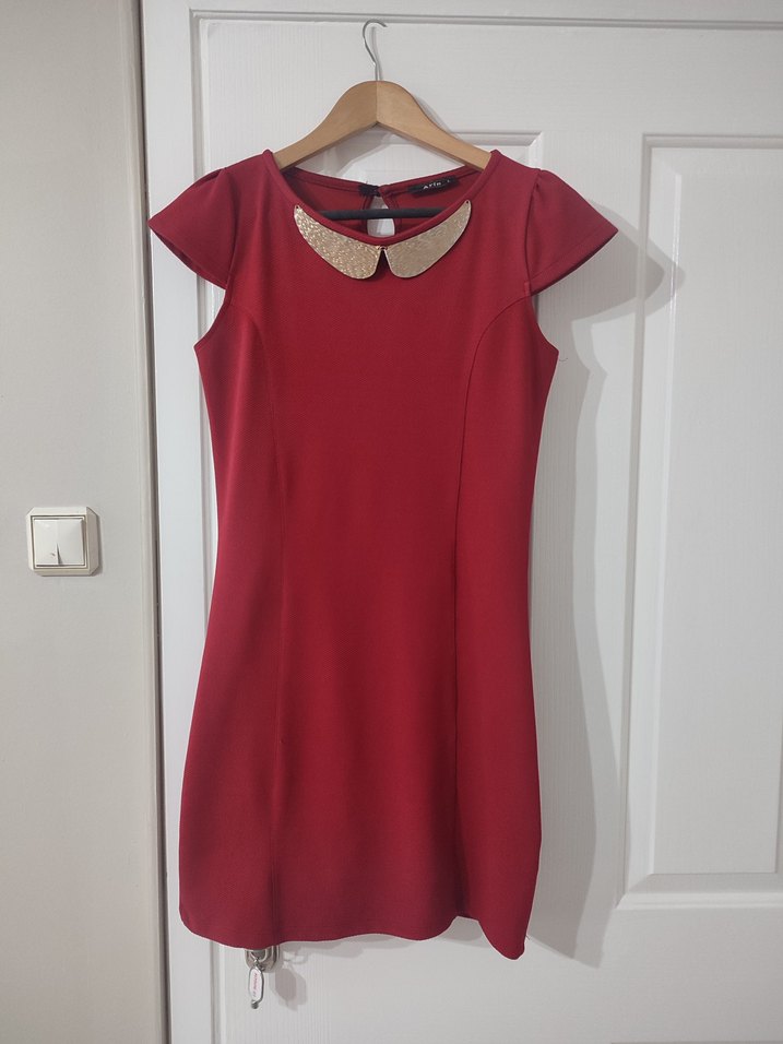 Kırmızı Yaka Detaylı Sade Likralı Elbise - Görsel 2