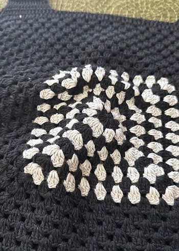 Gri Nakışlı siyah crop örme - Görsel 2