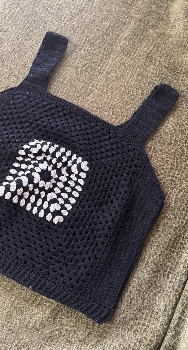 Gri Nakışlı siyah crop örme - Görsel 3