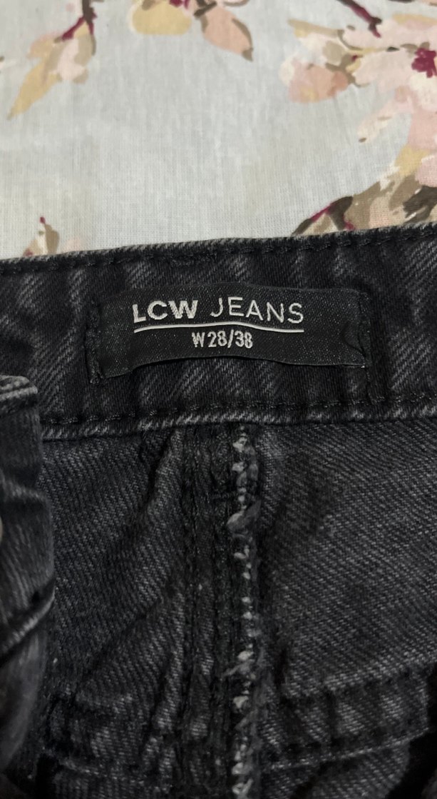 Siyah Kemerli Rahat Kesim Kadın Kot Pantolon - Görsel 3