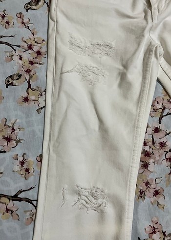 Düğmeli Beyaz Rahat Kesim Kadın Kot Pantolon - Görsel 3