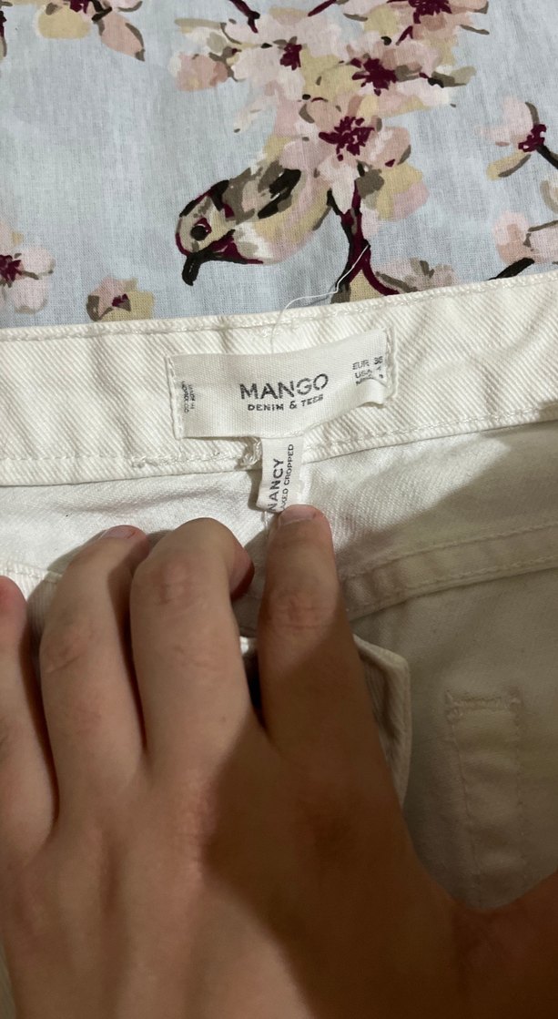 Düğmeli Beyaz Rahat Kesim Kadın Kot Pantolon - Görsel 2