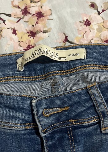 Nakışlı, Kemerli Kadın Kot Pantolon - Görsel 5