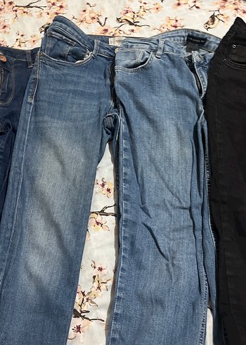 Nakışlı, Kemerli Kadın Kot Pantolon - Görsel 3