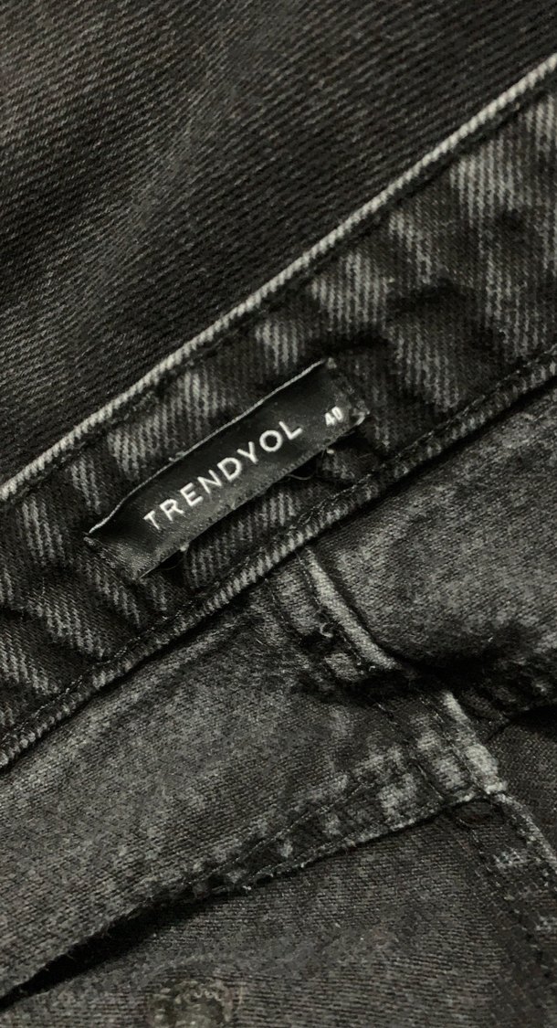 Siyah Yırtmaçlı Bol Kesim Kadın Kot Pantolon - Görsel 4