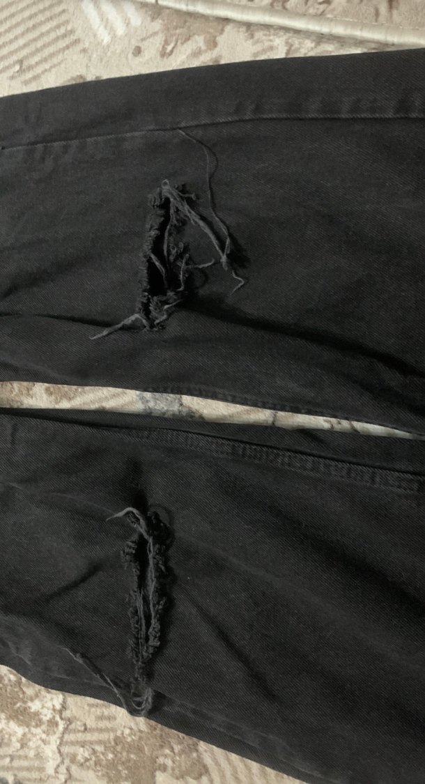 Siyah Yırtmaçlı Bol Kesim Kadın Kot Pantolon - Görsel 2