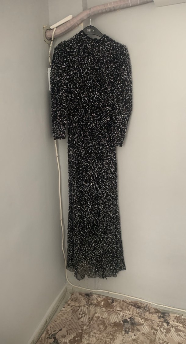 Uzun Kollu Siyah Yılan Desenli Midi Elbise - Görsel 2