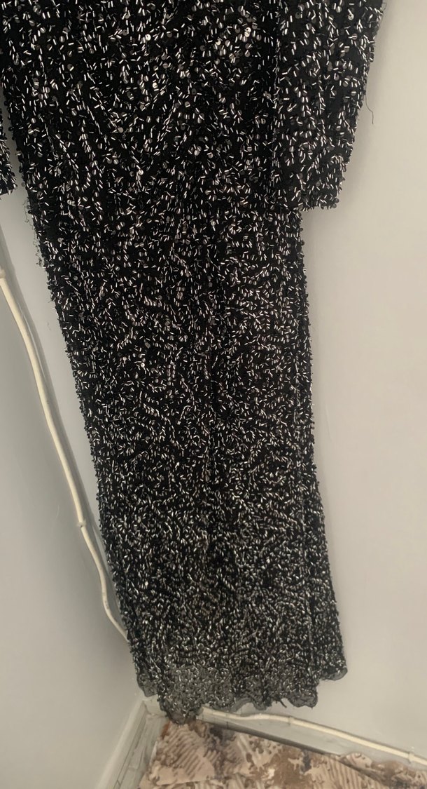 Uzun Kollu Siyah Yılan Desenli Midi Elbise - Görsel 4