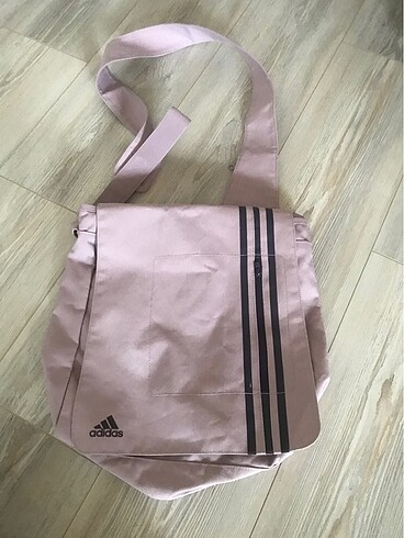 Adidas çanta