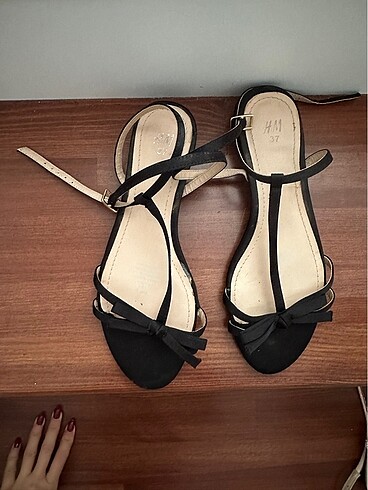 37 Beden H&M sandalet