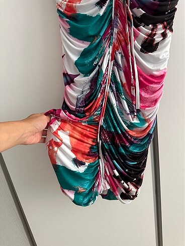 Mini büzgülü elbise - Görsel 10