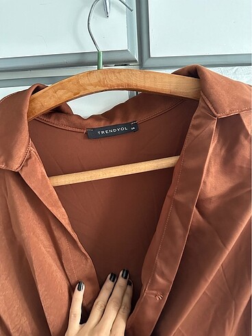 Trendyol kahverengi saten elbise - Görsel 7