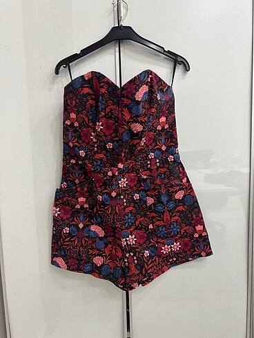 Şortlu parti elbisesi - Görsel 2