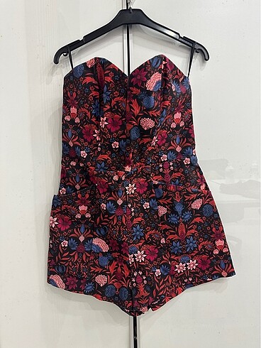 Şortlu parti elbisesi - Görsel 3