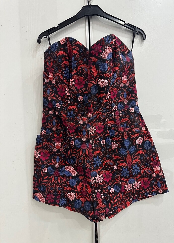 Şortlu parti elbisesi - Görsel 5