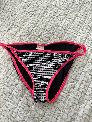 l Beden Koton bikini altı