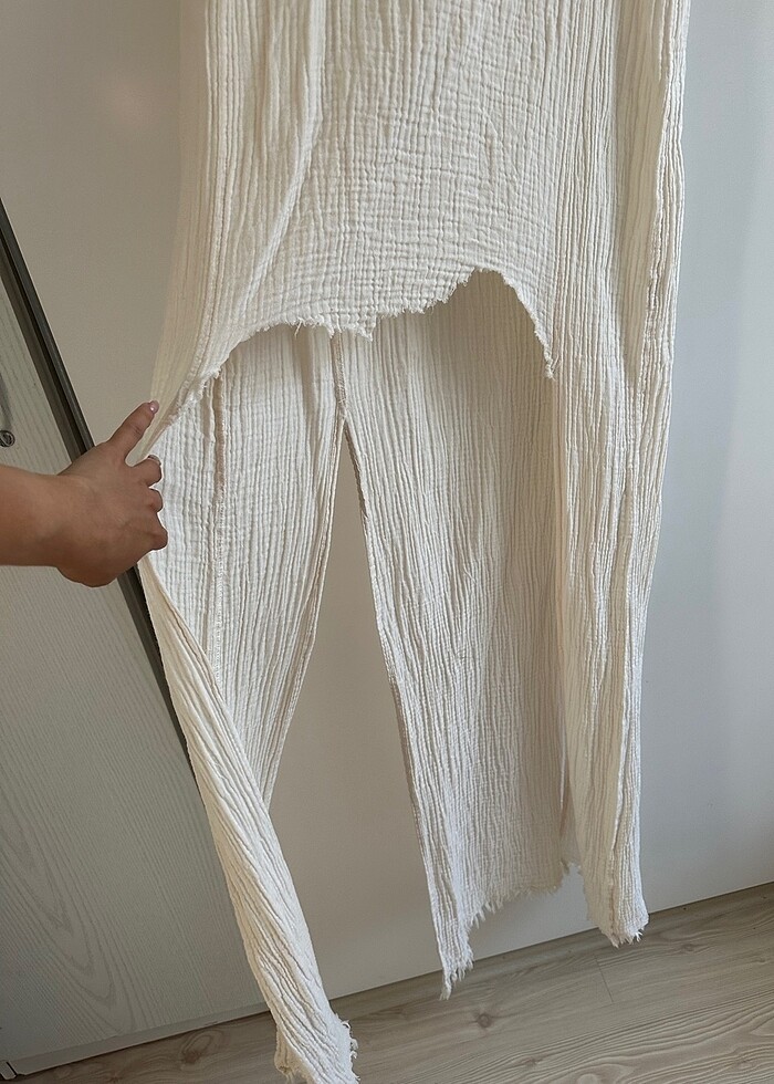 Yırtmaçlı plaj kıyafeti - Görsel 3