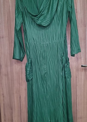 Uzun Yeşil Kadın Yağmurluk - Görsel 2