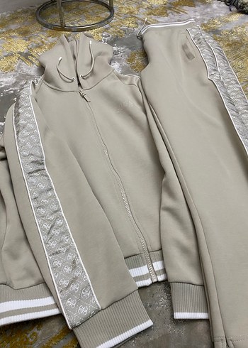 Guess eşofman takımı - Görsel 2