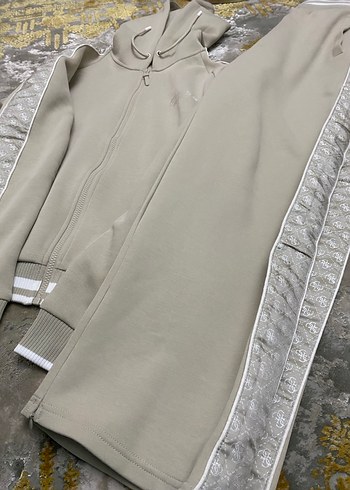 Guess eşofman takımı - Görsel 3