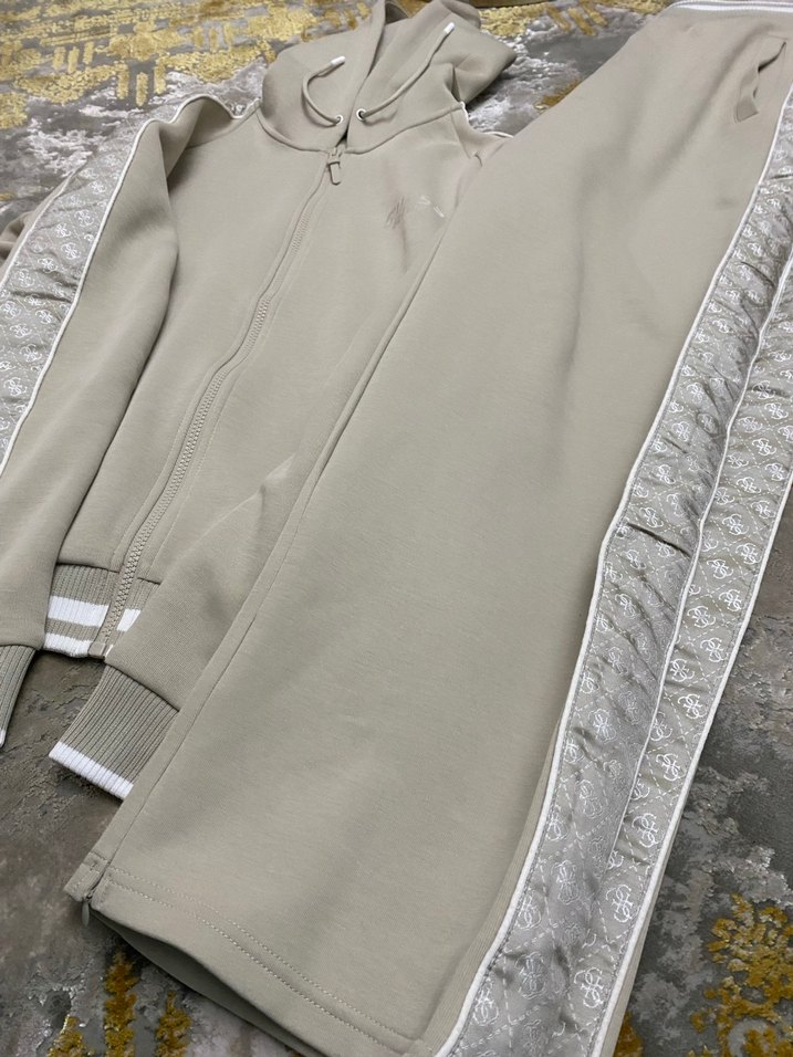 Guess eşofman takımı - Görsel 3