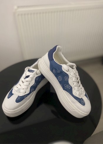 Guess Orjinal spor ayakkabı - Görsel 2