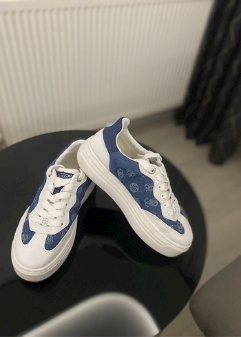 Guess Orjinal spor ayakkabı - Görsel 3
