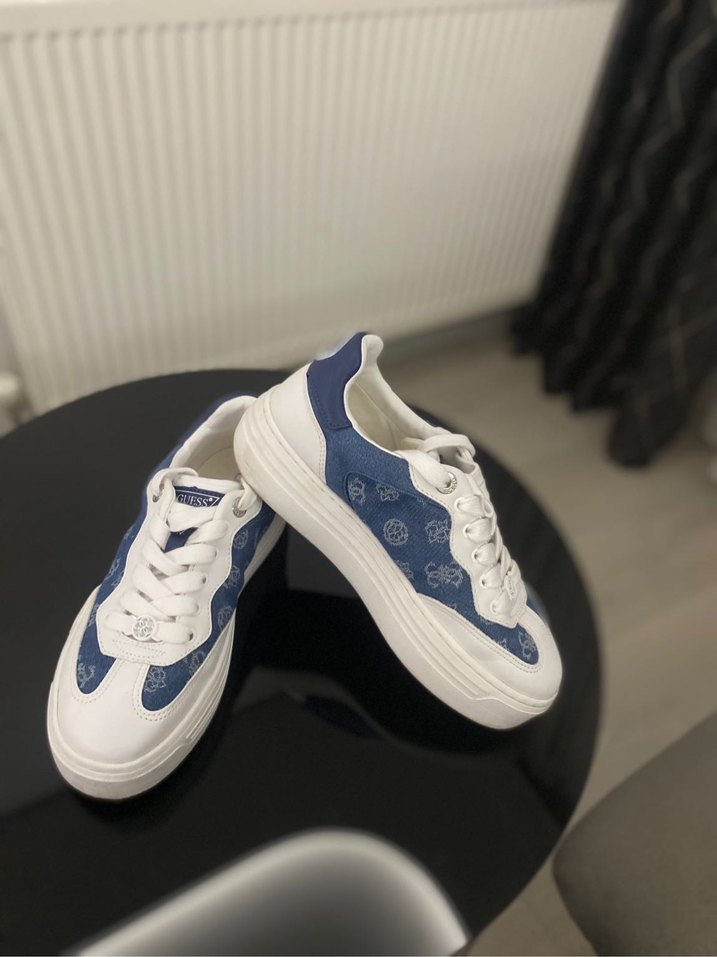 Guess Orjinal spor ayakkabı - Görsel 3