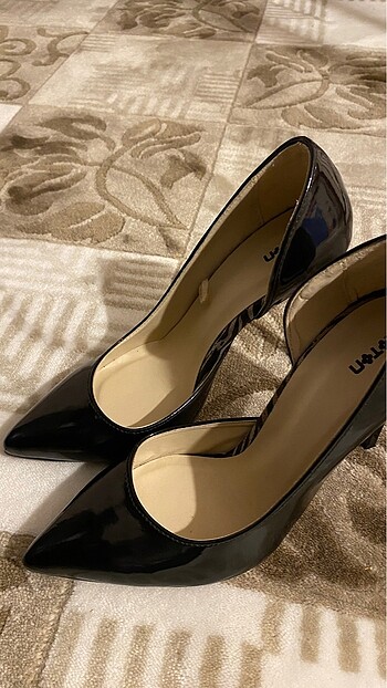 37 Beden siyah rugan stiletto