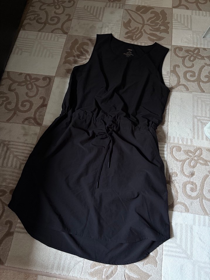 Siyah cepli parasut kumas elbise - Görsel 2