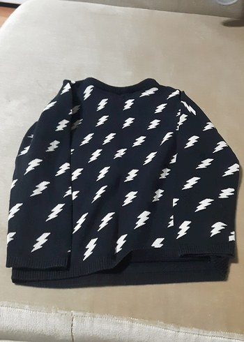 HM marka 2/4 yas Siyah Baskılı Erkek Çocuk Kazak - Görsel 5