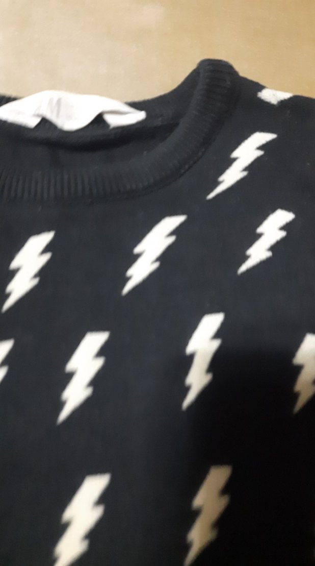 HM marka 2/4 yas Siyah Baskılı Erkek Çocuk Kazak - Görsel 2