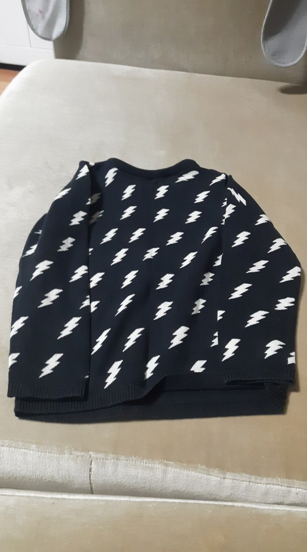 HM marka 2/4 yas Siyah Baskılı Erkek Çocuk Kazak - Görsel 5