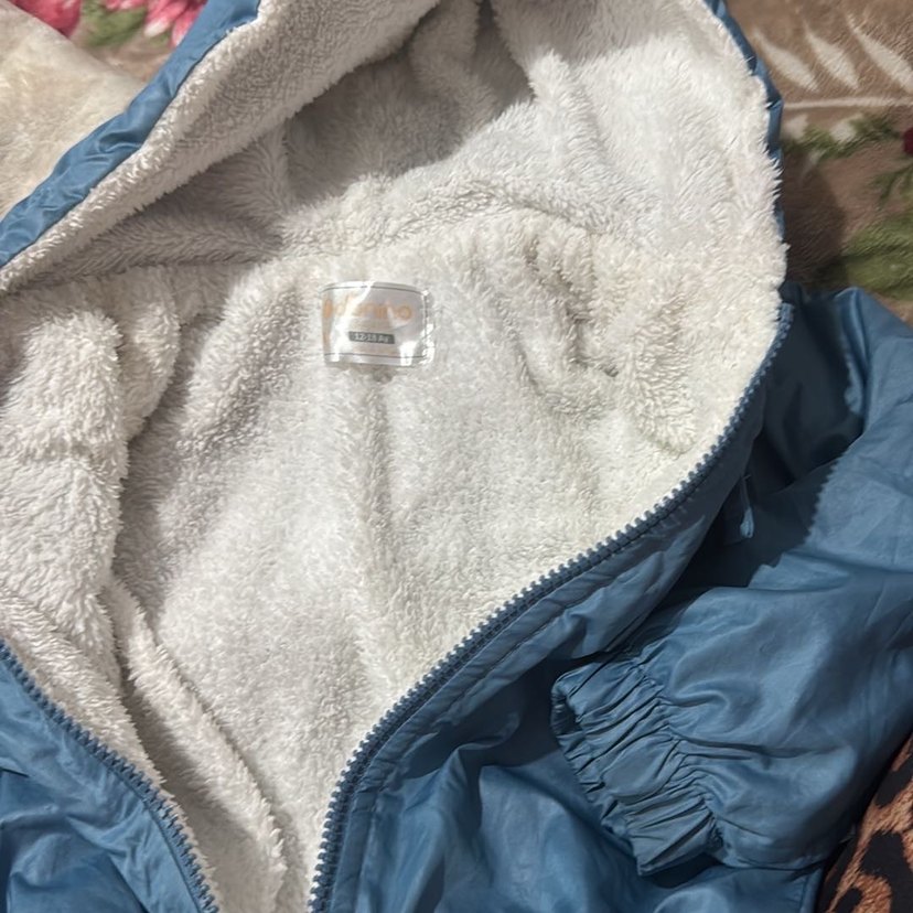 Erkek Çocuk Mavi Kapüşonlu Kürklü Ceket - Görsel 2