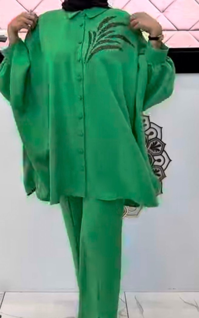 Yeşil İpek Görünümlü İşlemeli Kadın Takım - Görsel 2