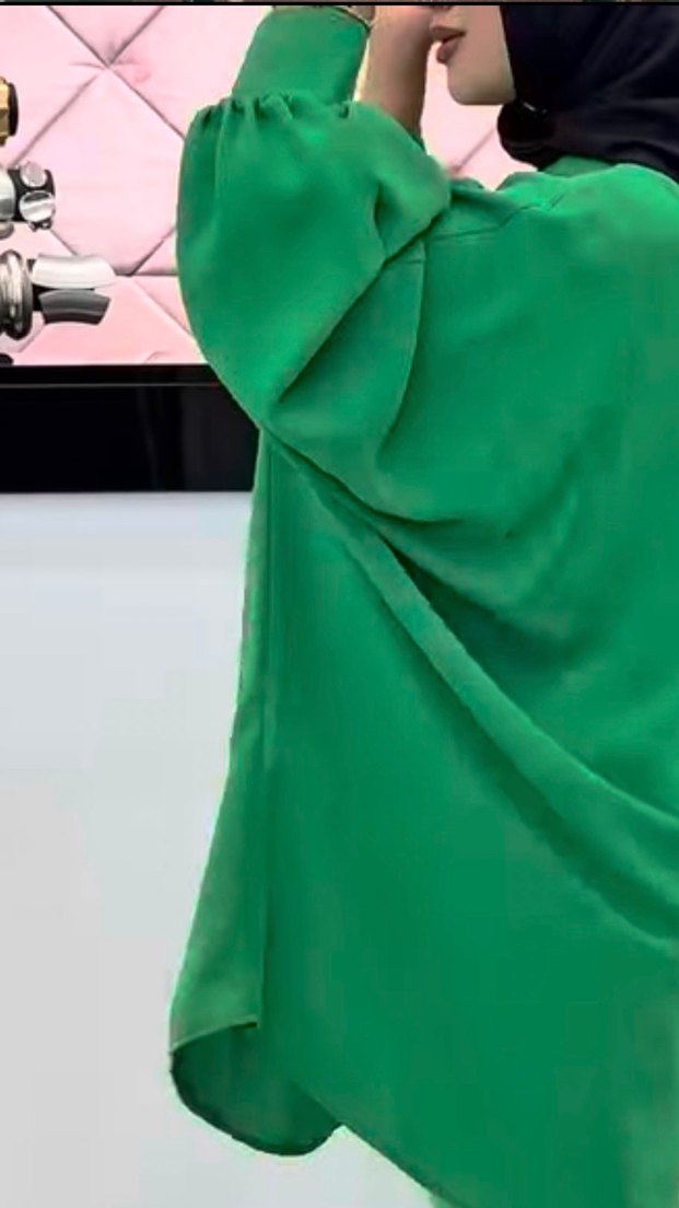 Yeşil İpek Görünümlü İşlemeli Kadın Takım - Görsel 3