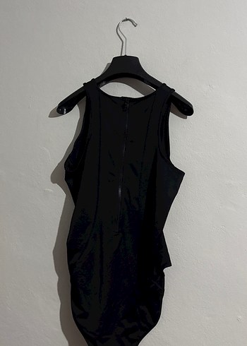 Siyah Yüksek Yakalı Kolsuz Mayo - Görsel 3