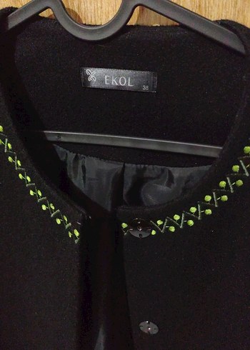 Düğmeli Nakışlı Siyah Midi Kadın Kaban - Görsel 2