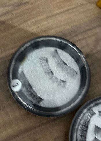 Mıknatıslı takma kirpik - Görsel 2