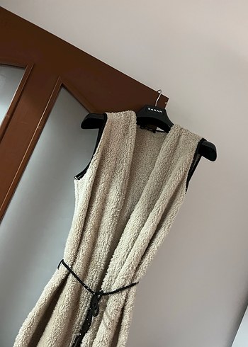 Bej Uzun Kollarsız Kadın yünlü yumoş yelek - Görsel 3